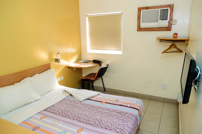 /web/uploads/116/Travel House Ibadan/room-photos/Standard room/Standard-Room- travel house.jpg
